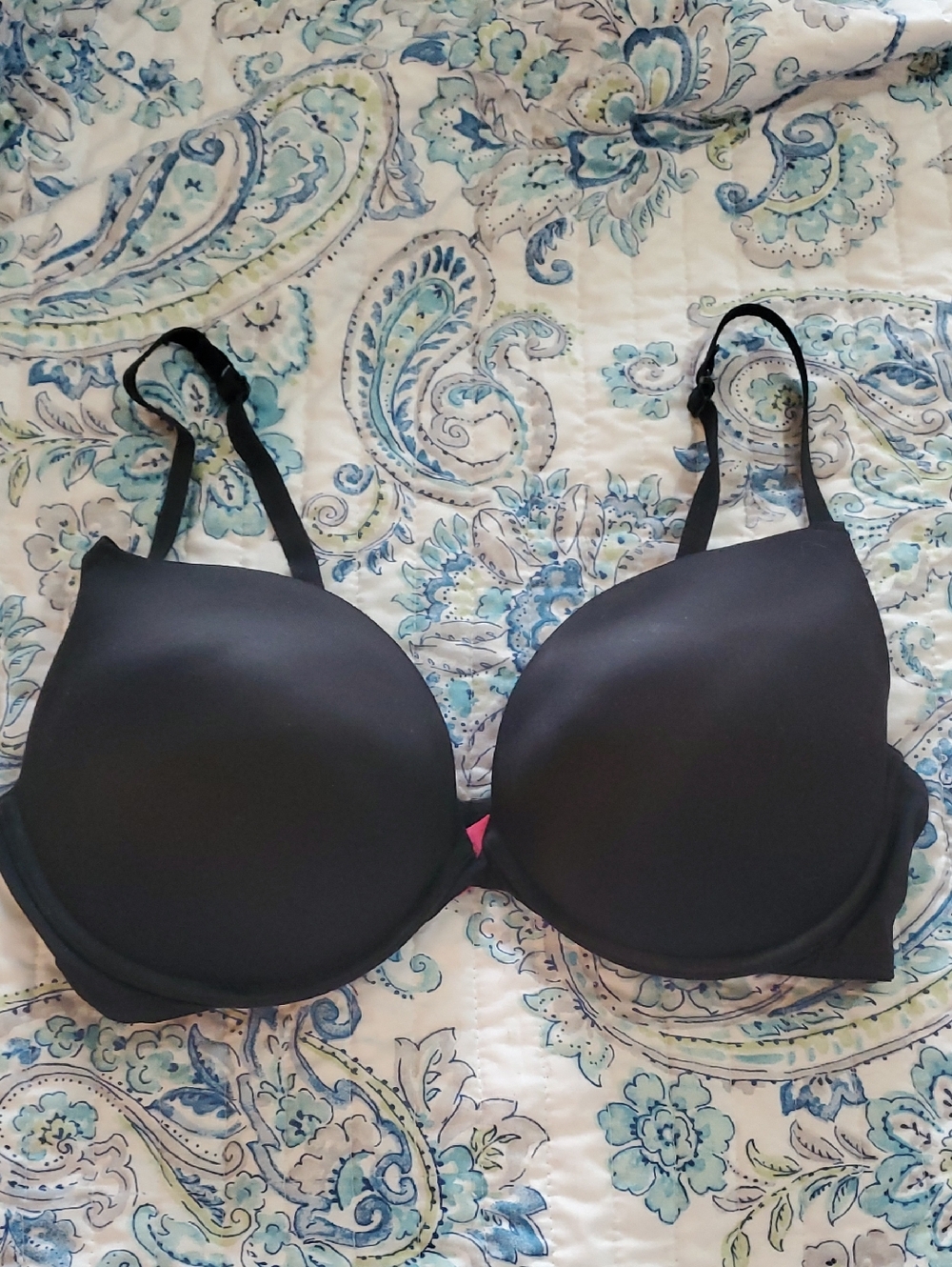La SENZA Black Smooth T-Shirt Bra with Pink Accent